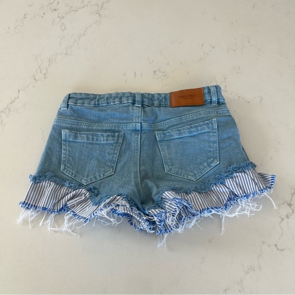 SOLD Zara Kids Girls Denim Jean Shorts Ruffle Hem Detail - Picture 2 of 4